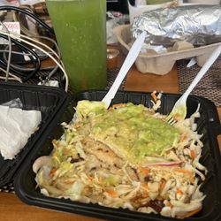 Cheese Pupusa y Pepino