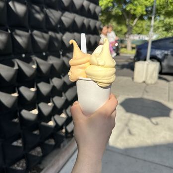 Meadowlark Dairy - medium with vanilla, orange, pineapple - Ice Cream & Frozen Yogurt Near Me - Pleasanton, California Meadowlark Dairy - medium with vanilla, orange, pineapple - Ice Cream & Frozen Yogurt Near Me - Pleasanton, California