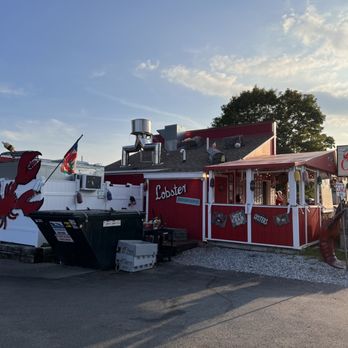Claws - Exterior - Seafood Near Me - Rockland, Maine