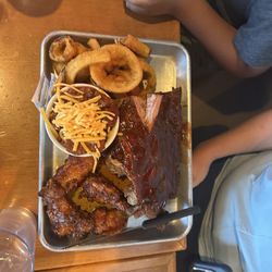 Dillon's Grill - Ribs & Wings