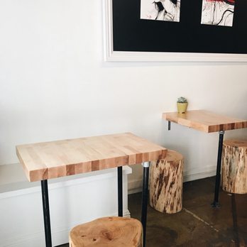 Ali'i Coffee - Honolulu - Part of the seating area - Coffee & Tea Near Me - Honolulu, Hawaii