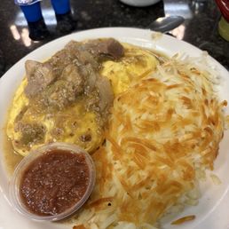 Chile verde omelette. Chile verde omelette.
