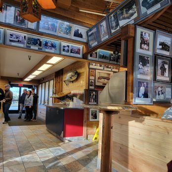 Arctic Roadrunner - Inside - Burgers Near Me - Anchorage, Alaska