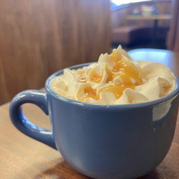 PerKup Cafe - Caramel macchiato - Breakfast & Brunch Near Me - West Des Moines, Iowa