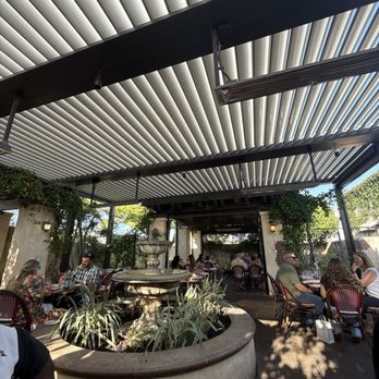 Pietro's - Outdoor seating. Very nice - Italian Near Me - Lodi, California