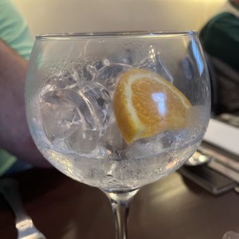 Abbey Tavern - gin with ice - Pubs Near Me - Howth, D