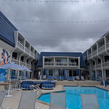 The Wayfarer San Diego - The pool area - San Diego, CA