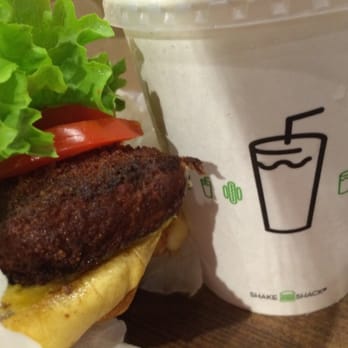 Shake Shack Dumbo - Burgers Near Me - Brooklyn, New York