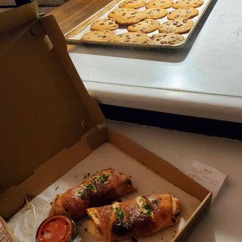 Crust Pizzeria - CLOSED - Pizza Near Me - Tempe, Arizona