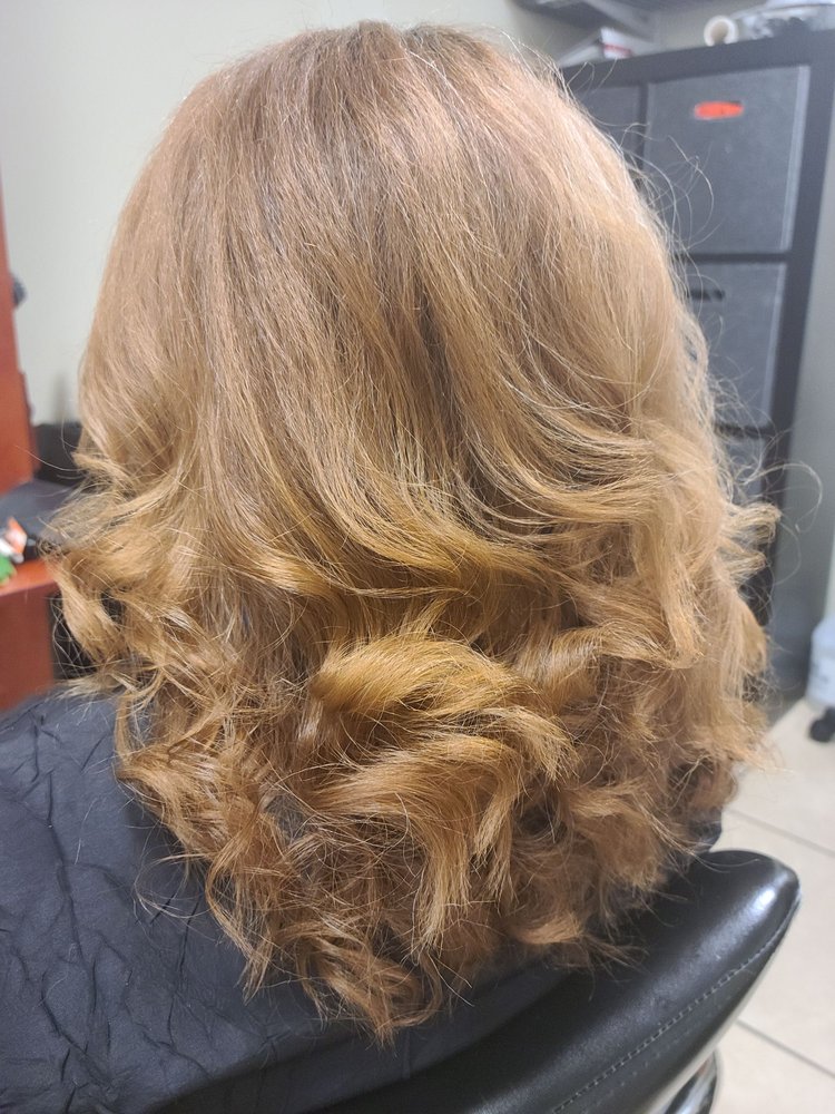 HAIROGRAPHY SALON Request an Appointment 1415 King St, Alexandria