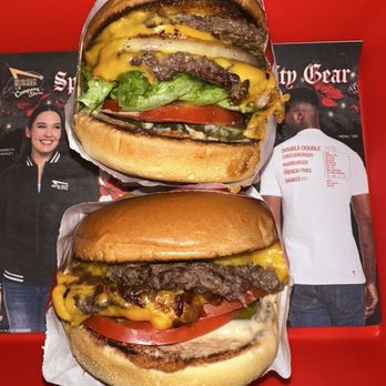 In-N-Out Burger - 2x Double Double - Fast Food Near Me - Millbrae, California In-N-Out Burger - 2x Double Double - Fast Food Near Me - Millbrae, California