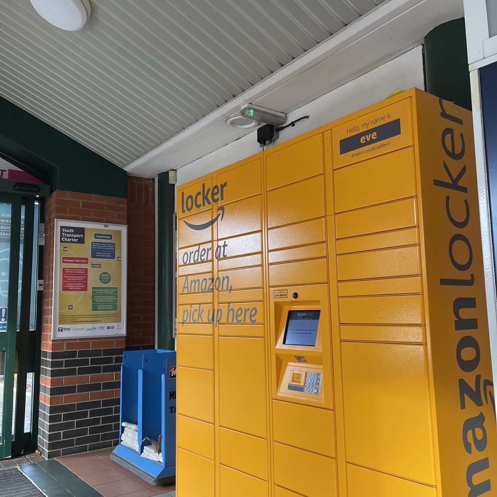 Meadowhall Interchange - Amazon Lockers (Platform 1 - Waiting Room) - Train Stations Near Me - Sheffield, XSY