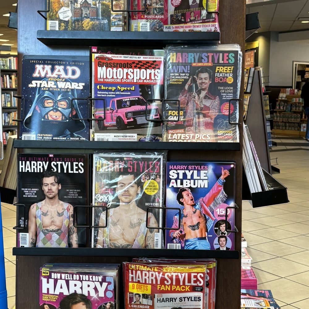 Barnes & Noble Booksellers - Mags - Bookstores Near Me - Tempe, Arizona