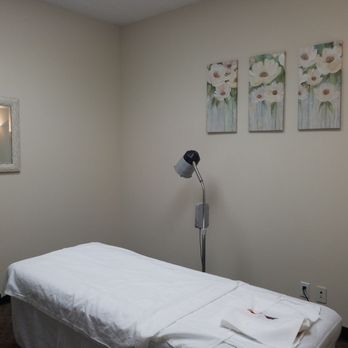 Glow Wellness - One of the three massage/treatment rooms - Acupuncture Near Me - Newport Beach, California Glow Wellness - One of the three massage/treatment rooms - Acupuncture Near Me - Newport Beach, California