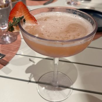 Palm Breeze Bar - Strawberry Lime Fizz - Bars Near Me - Anaheim, California