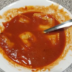 Gino's Restaurant - Disgusting canned ravioli.