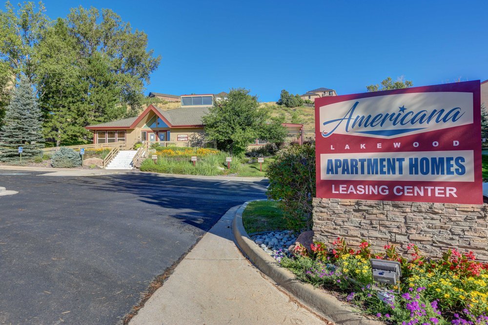 AMERICANA LAKEWOOD APARTMENTS Updated August 2024 40 Photos & 21
