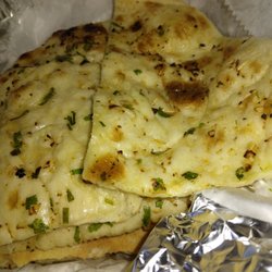Four Season Pizza - Garlic naan