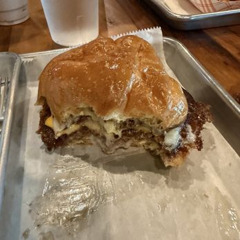Mac's Local Eats - Gooey Garlic Burger - American Near Me - St Louis, Missouri