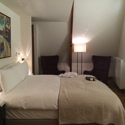 Hotel Prinsenhof - Large,cell appointed sleeping and sitting rom