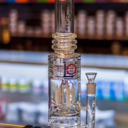 Cloud 9 Smoke Shop - Lookah waterpipe