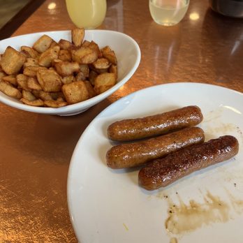 Another Broken Egg Cafe - Breakfast & Brunch Near Me - Tampa, Florida