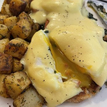 The Middle of Nowhere Diner - The most perfectly cooked eggs benny.... - Diners Near Me - Exeter, Rhode Island