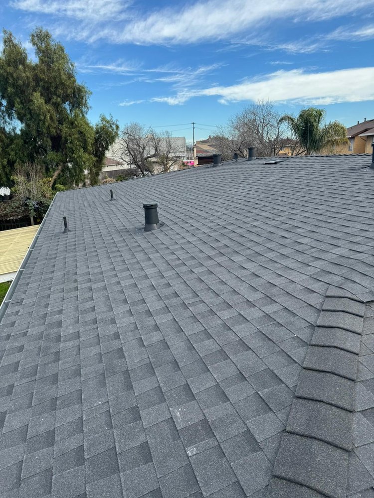 Slide of Skyline Roofing & Siding