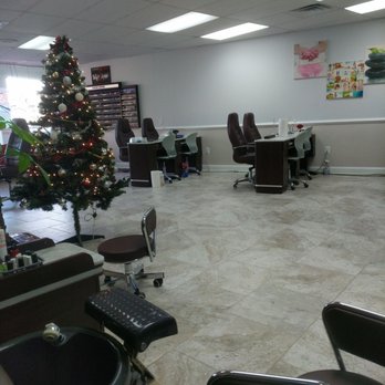 Diamond Nails - Nail Salons Near Me - Howell, New Jersey