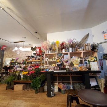 Cafe Atelier - The shop sells flowers and cute stationary - Desserts Near Me - New York, New York