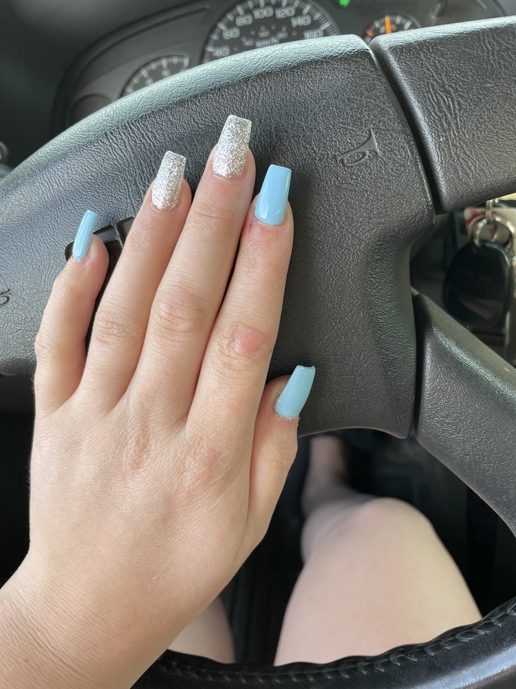 LUX NAIL BEAUTY BAR Updated September 2024 10 Photos 1808 Rymal