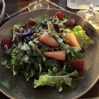 Pacific's Edge Restaurant - Salina's salad - Seafood Near Me - Carmel, California