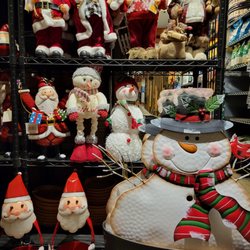 Cardinal Lawn & Garden Center - Christmas 2022 at Cardinal's