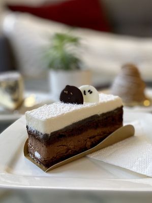 Pâtisserie Chantilly by null
