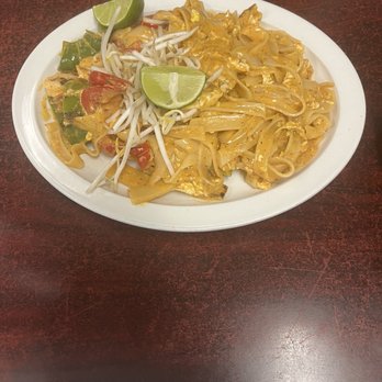 Plia's Kitchen - Curry Noodles - Thai Near Me - Green Bay, Wisconsin