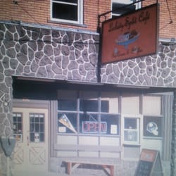 Lickety Split Cafe - Front of Lickety Split Cafe..great ice cream and coffee, great people, great place to work or just relax ;)