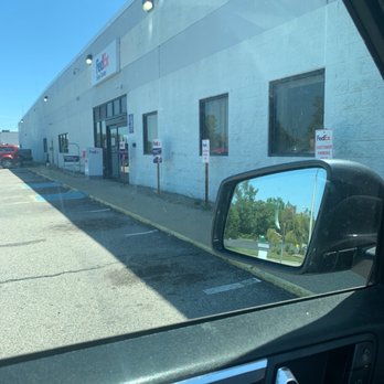 FedEx Ship Center - Not the prettiest place, but accomplished the goal. - Shipping Centers Near Me - Warwick, Rhode Island