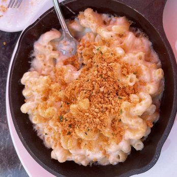 Watermark - Four cheese mac and cheese - Cocktail Bars Near Me - New York, New York Watermark - Four cheese mac and cheese - Cocktail Bars Near Me - New York, New York