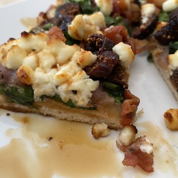 Metropolitan Kitchen & Lounge - Fig and Goat Cheese Flatbread - New American Near Me - Annapolis, Maryland Metropolitan Kitchen & Lounge - Fig and Goat Cheese Flatbread - New American Near Me - Annapolis, Maryland