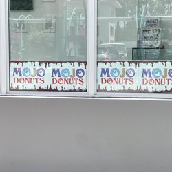 Mojo Donuts - Outside