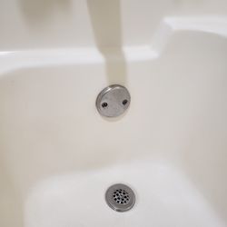 Days Inn by Wyndham Montrose - Removed latch to hold water.