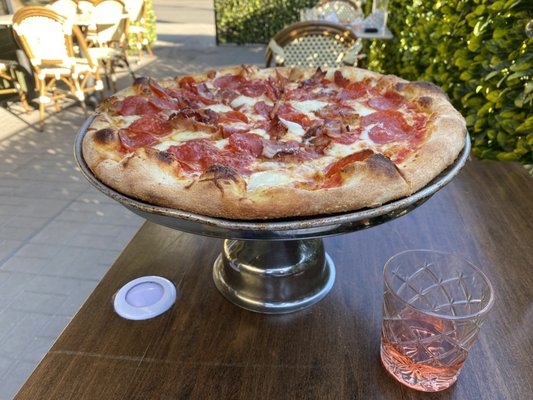 The Fourth Man in the Fire Pizzeria by null