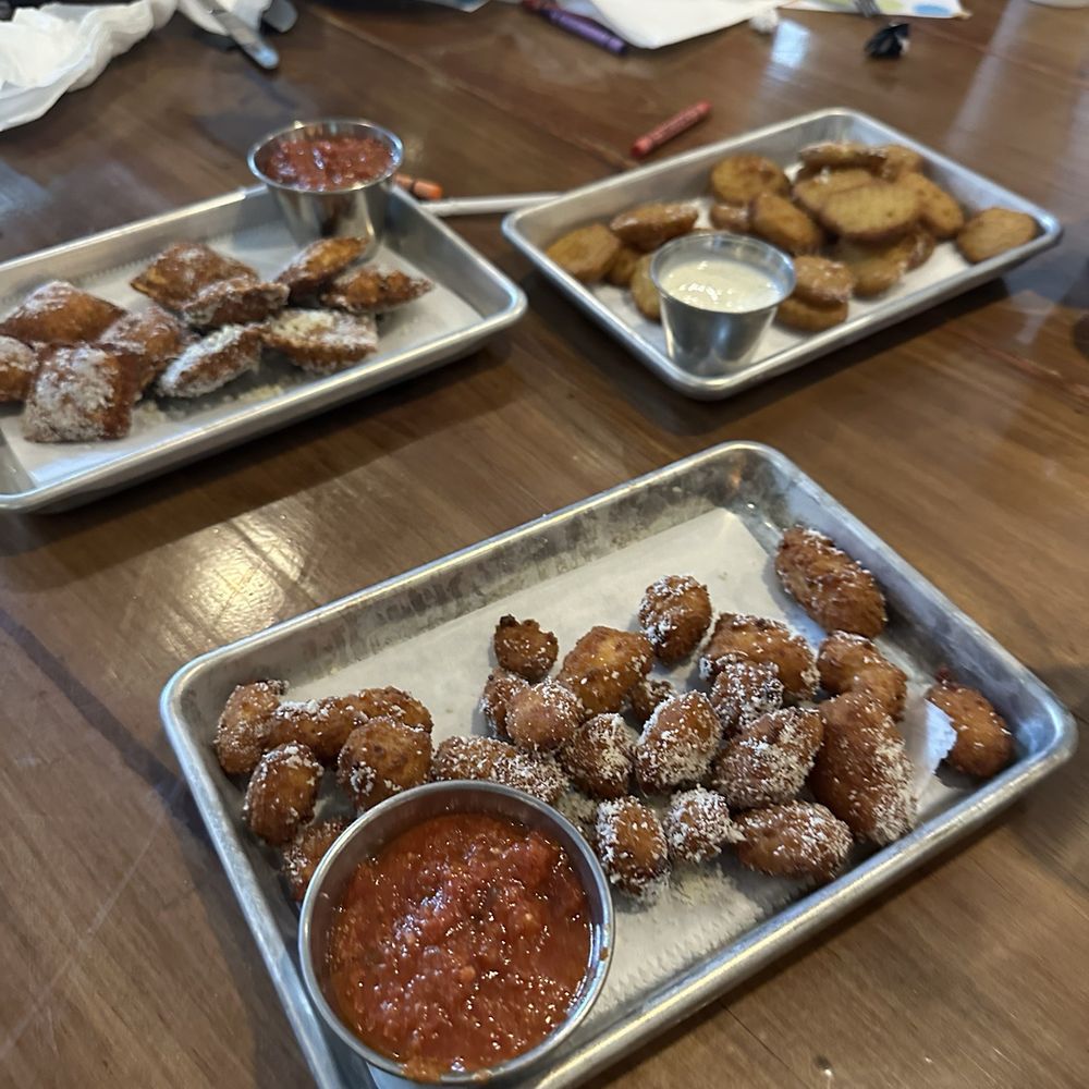 Elliot's Wood Fired Kitchen & Tap - Apps - Pizza Near Me - Powell, Ohio