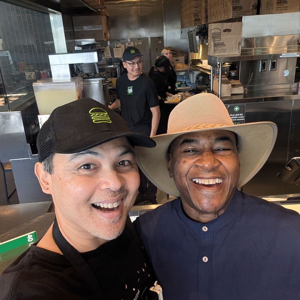Shake Shack UTC San Diego - Hanging Out @ The Shake Shack - Fast Food Near Me - San Diego, California Shake Shack UTC San Diego - Hanging Out @ The Shake Shack - Fast Food Near Me - San Diego, California