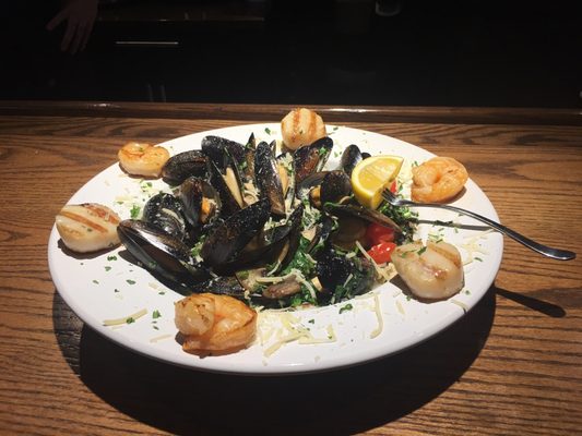 The Courtyard Grill by null