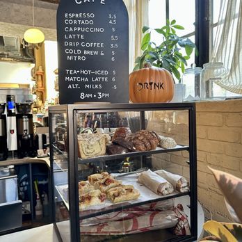 Maxwell Alley - Butler cafe - New American Near Me - Jersey City, New Jersey