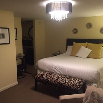 The Mount Vernon Inn - My room - Hotels Near Me - Mount Vernon, Ohio