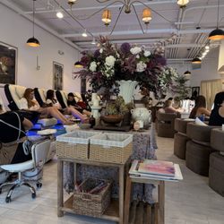 Nailology Nail Lounge