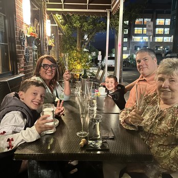 HONEY Restaurant - Mother's Day fun! - New American Near Me - Doylestown, Pennsylvania HONEY Restaurant - Mother's Day fun! - New American Near Me - Doylestown, Pennsylvania