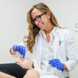 SpectacularSkin - Our team is carefully trained and specialized.
